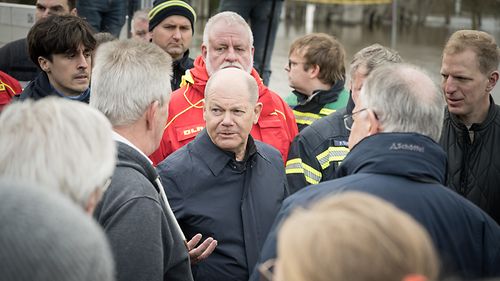 Kanzler besucht Hochwassergebiet | Bundesregierung