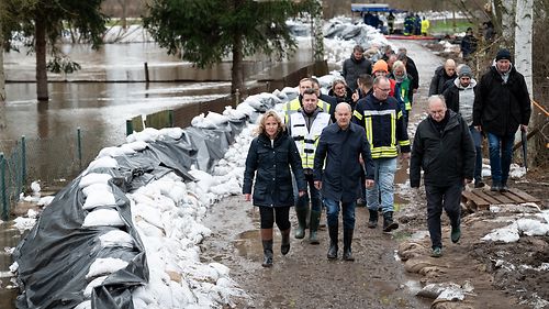Kanzler besucht Hochwassergebiet in Sachsen-Anhalt